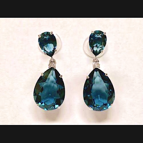 Swarovski Vintage Teal drop Pierced Earrings - Picture 7 of 7